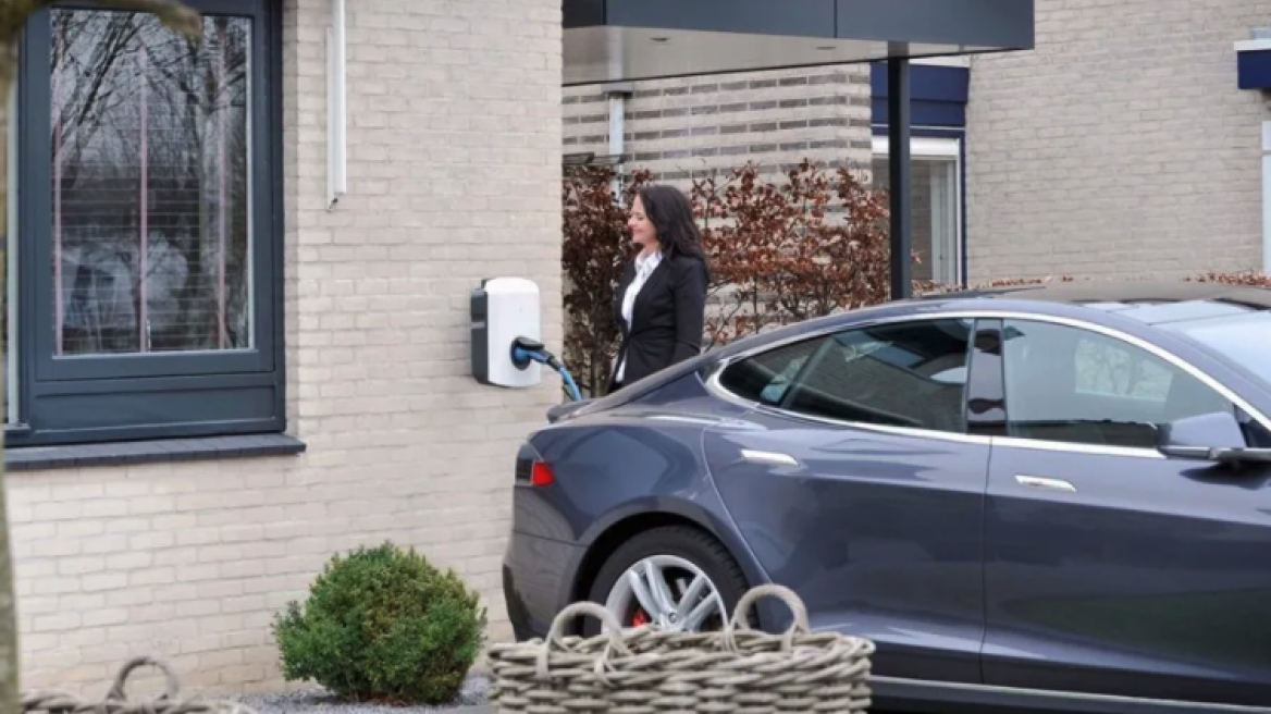 Πόσο πραγματικά μας κοστίζει η φόρτιση ενός ηλεκτρικού στο σπίτι;