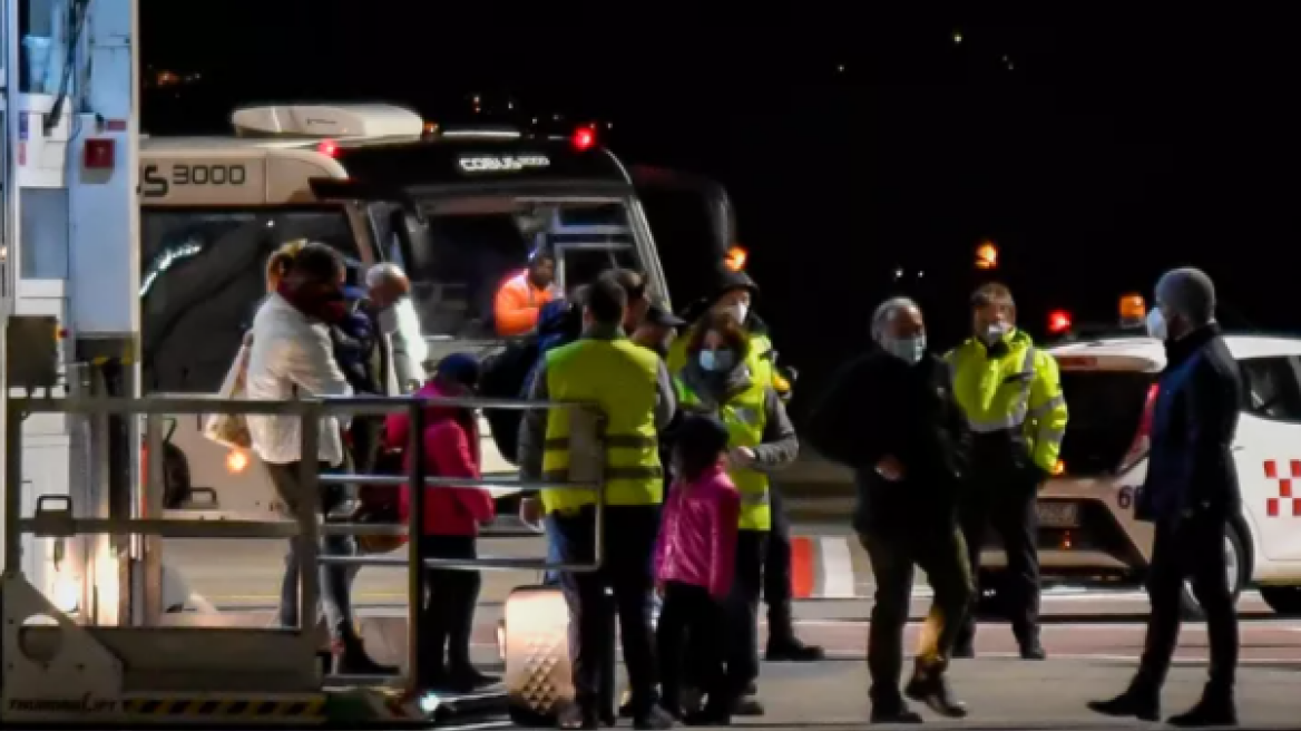 Επέστρεψε στην Ιταλία ο εξάχρονος που «απήχθη» από τον παππού του μετά την τραγωδία στο Μοταρόνε