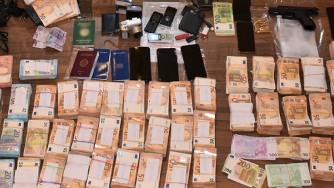 Στη φυλακή έξι συνολικά κατηγορούμενοι του κυκλώματος παράνομων ελληνοποιήσεων