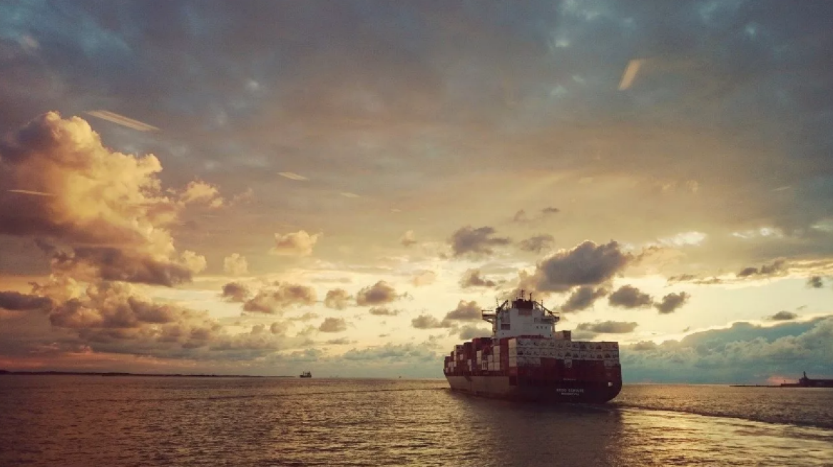 Lloyd’s List Intelligence: Μειώθηκαν κατά 56% οι απώλειες πλοίων την τελευταία 10ετία