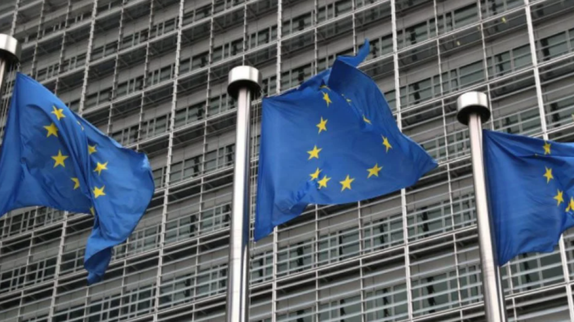 Μηχανισμό «κοινής απάντησης» σε καταστάσεις απειλών προωθεί η Κομισιόν με νέους κανόνες για τη Σένγκεν