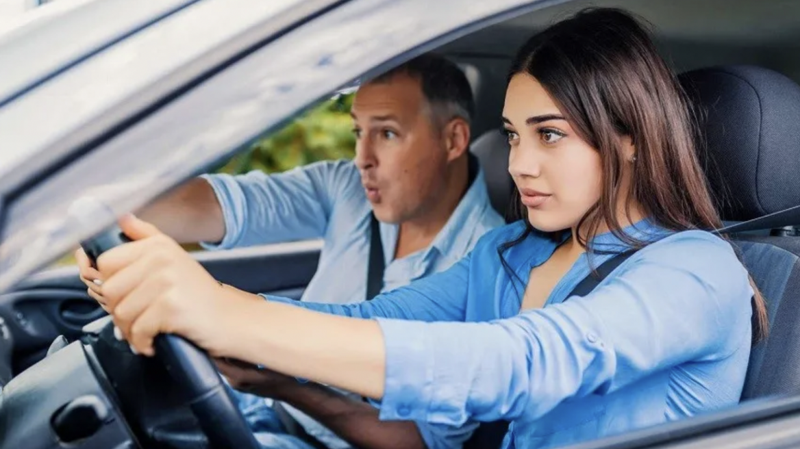 Ελλάδα: Θα οδηγούν άμεσα με ένα μεγάλο «Σ» στο αυτοκίνητο...