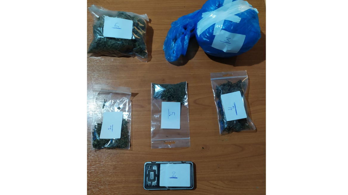 Αμαλιάδα: Θα έσπρωχνε πάνω από μισό κιλό κάνναβης