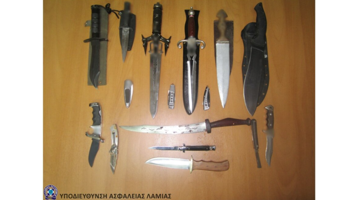 Λαμία: Εξαρθρώθηκε σπείρα ναρκωτικών με σπαθιά, κάμερες και έσοδα άνω των 25.000 ευρώ