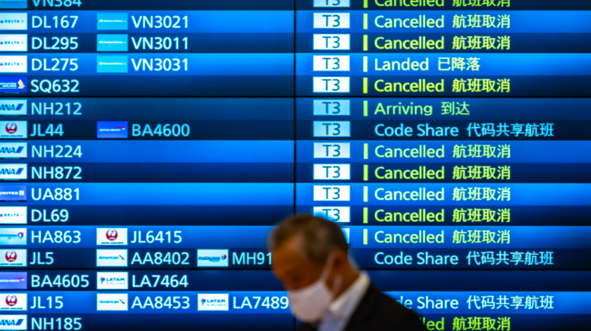 Μετάλλαξη «Omicron»: Πάνω από 2.100 πτήσεις ακυρώθηκαν σήμερα σε όλο τον κόσμο 