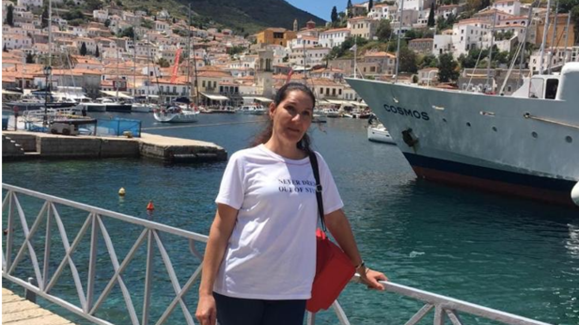 Τυφλή ηθοποιός στην Αργεντινή χορεύει και διδάσκει ελληνικούς χορούς «με τα μάτια της ψυχής»