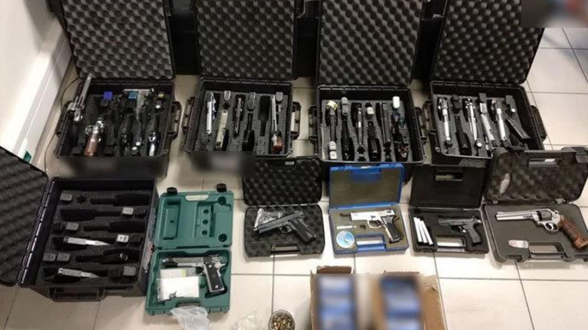 Παράνομο οπλουργείο και αρχαιότητες στα Φάρσαλα