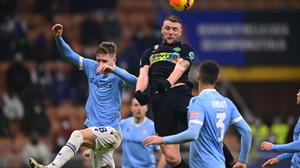Ίντερ - Λάτσιο 2-1: Ποδαρικό στο 2022 με το δεξί και ξανά κορυφή - Δείτε τα γκολ