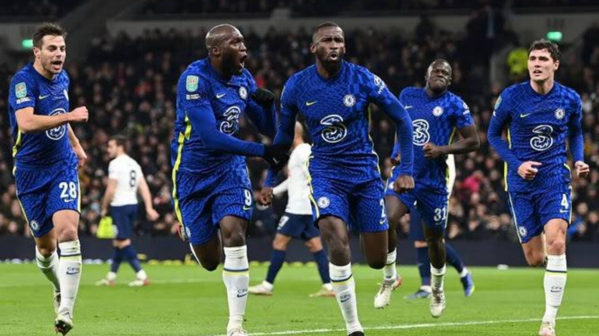 Τότεναμ - Τσέλσι 0-1: Ο Ρούντιγκερ ολοκλήρωσε το... έργο και έστειλε τους «μπλε» στον τελικό του Λιγκ Καπ Αγγλίας - Δείτε το γκολ