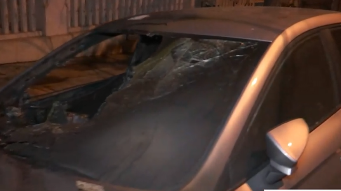 Έκαψαν τέσσερα αυτοκίνητα στο Κολωνάκι