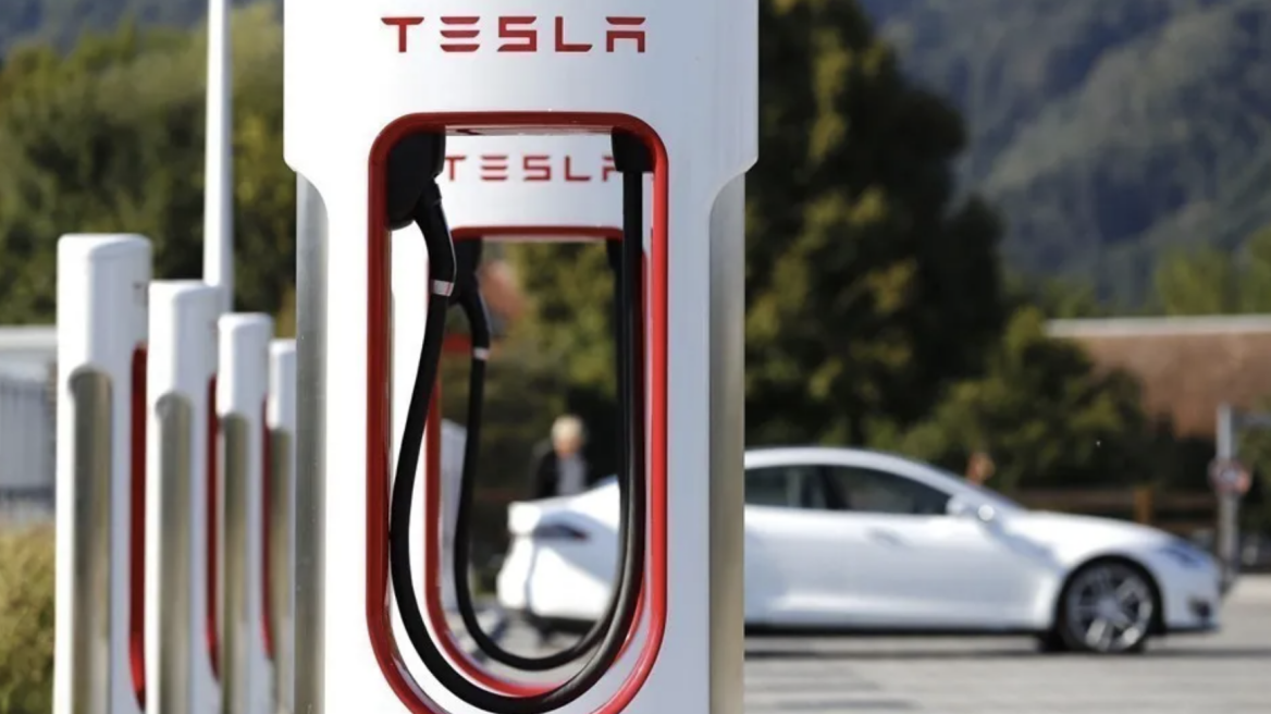 Βγάζουν μηνιάτικο έως και 700 ευρώ επειδή έχουν Tesla...