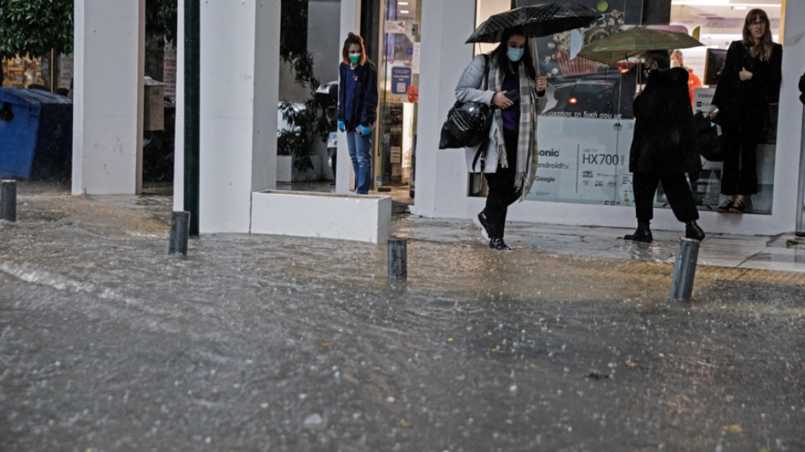 Ο καιρός την Τρίτη: Καταιγίδες στο νότιο Αιγαίο, στα Δωδεκάνησα και στην Κρήτη, πού θα φθάσει η θερμοκρασία
