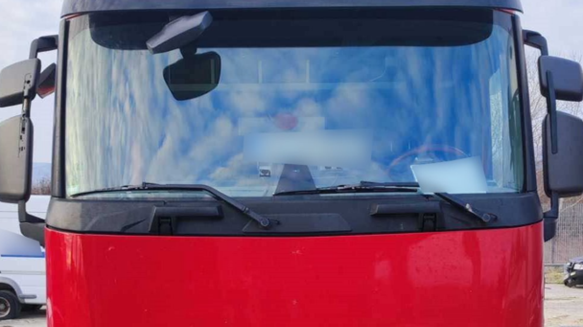 Τρεις κλεμμένες νταλίκες προσπάθησαν να περάσουν στην Τουρκία