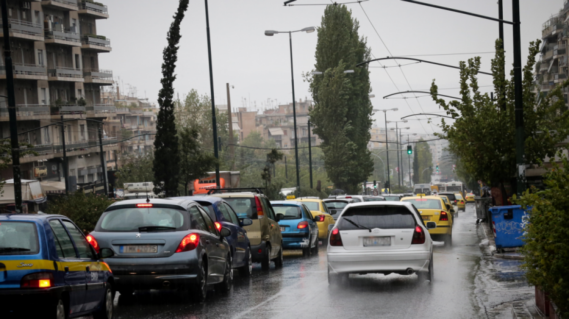 Κίνηση στους δρόμους: Μποτιλιάρισμα τώρα σε Κηφισό και Αττική Οδό - Live χάρτης 
