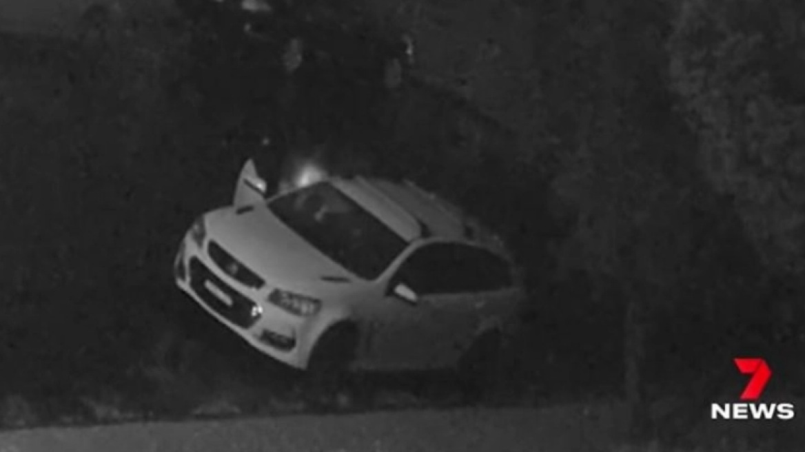 Εκτελεστής αυτοπυρπολήθηκε κατά λάθος την ώρα που προσπαθούσε να κάψει το όχημα διαφυγής του (vid)