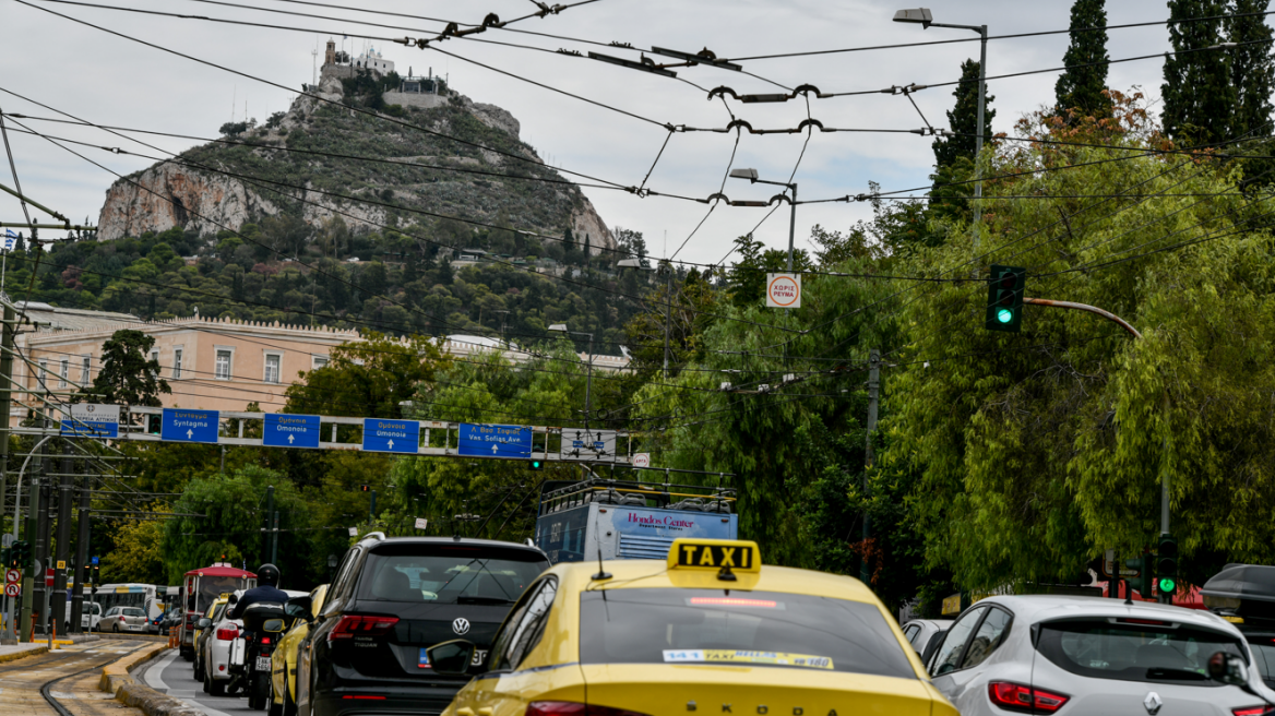 Κίνηση τώρα: Μποτιλιαρισμένοι οι δρόμοι στο κέντρο, live εικόνα