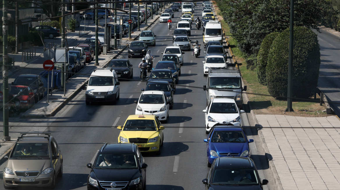 Κίνηση στους δρόμους: Mποτιλιάρισμα τώρα σε Κηφισίας, Κατεχάκη και Μεσογείων