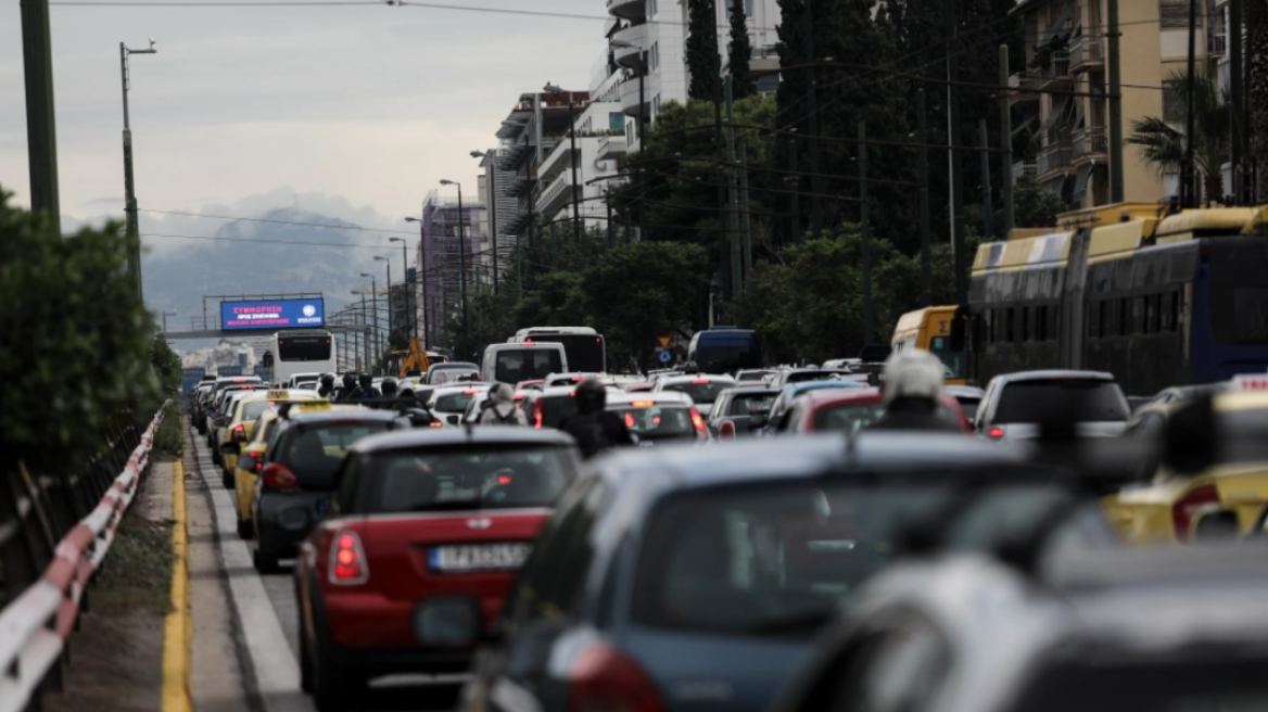 Κίνηση στους δρόμους: Πού έχει μποτιλιάρισμα τώρα στην Αθήνα 