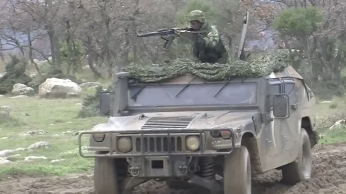 Δείτε το Ελληνικό Hummer που σαρώνει τα Ελληνοτουρκικά σύνορα (video)