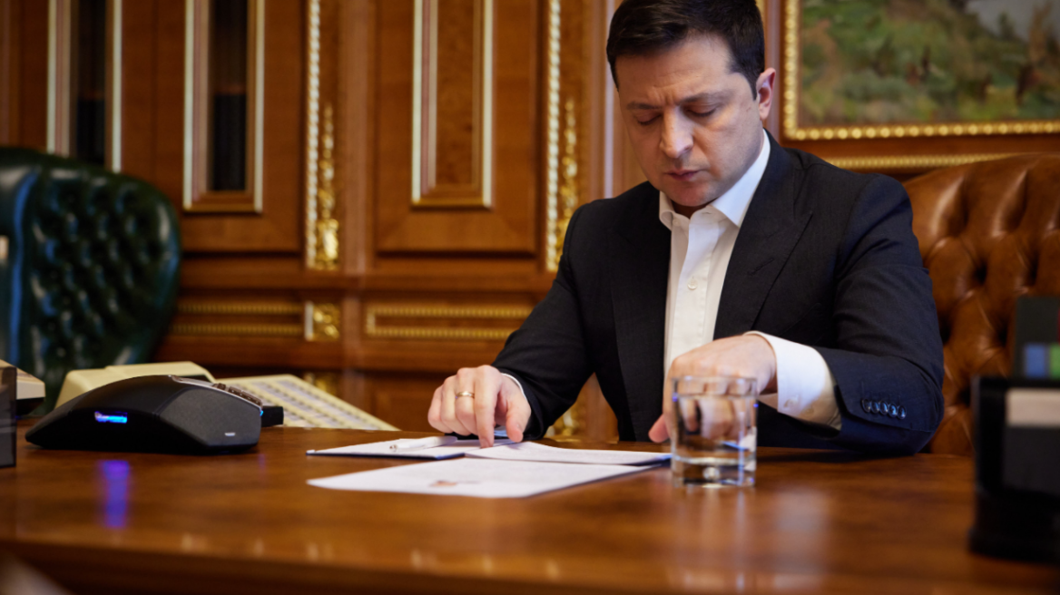 Εισβολή στην Ουκρανία: Ο Ζελένσκι καλεί την Ευρωπαϊκή Ενωση να ενισχύσει τις κυρώσεις κατά της Ρωσίας