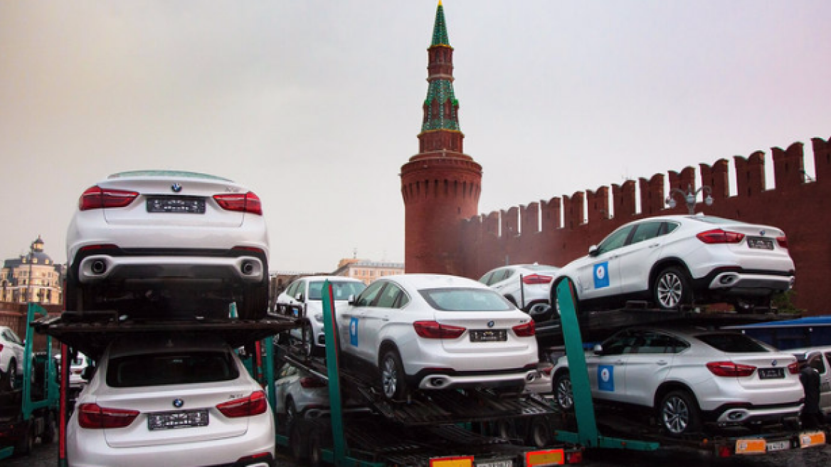 Πόλεμος στην Ουκρανία: Η BMW σταματά την παραγωγή αυτοκίνητων στη Ρωσία