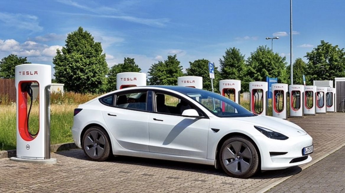 Φόρτισε και πλήρωσε 550.000 ευρώ...