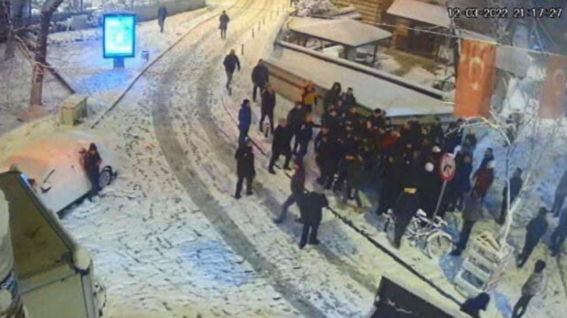 Τουρκία: Χιονοπόλεμος κατέληξε σε πυροβολισμούς με επτά τραυματίες στην Κωνσταντινούπολη (βίντεο)