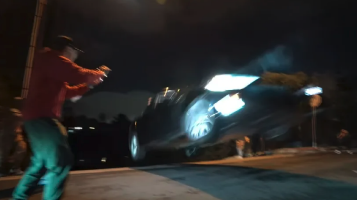 Ιπτάμενο Tesla προκαλεί τον απόλυτο πανικό (+video)