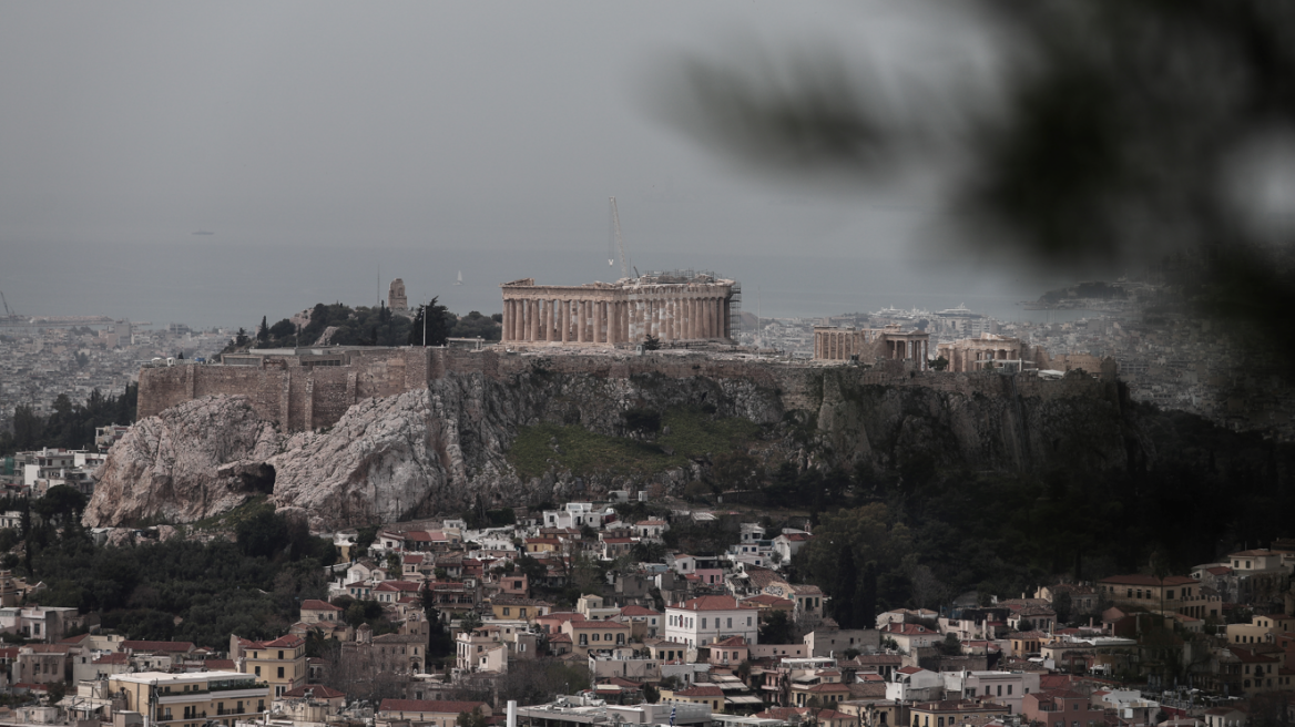 Καιρός: Πού θα εκδηλωθούν λασποβροχές τα επόμενα 24ωρα, έρχεται νέα θερμή εισβολή