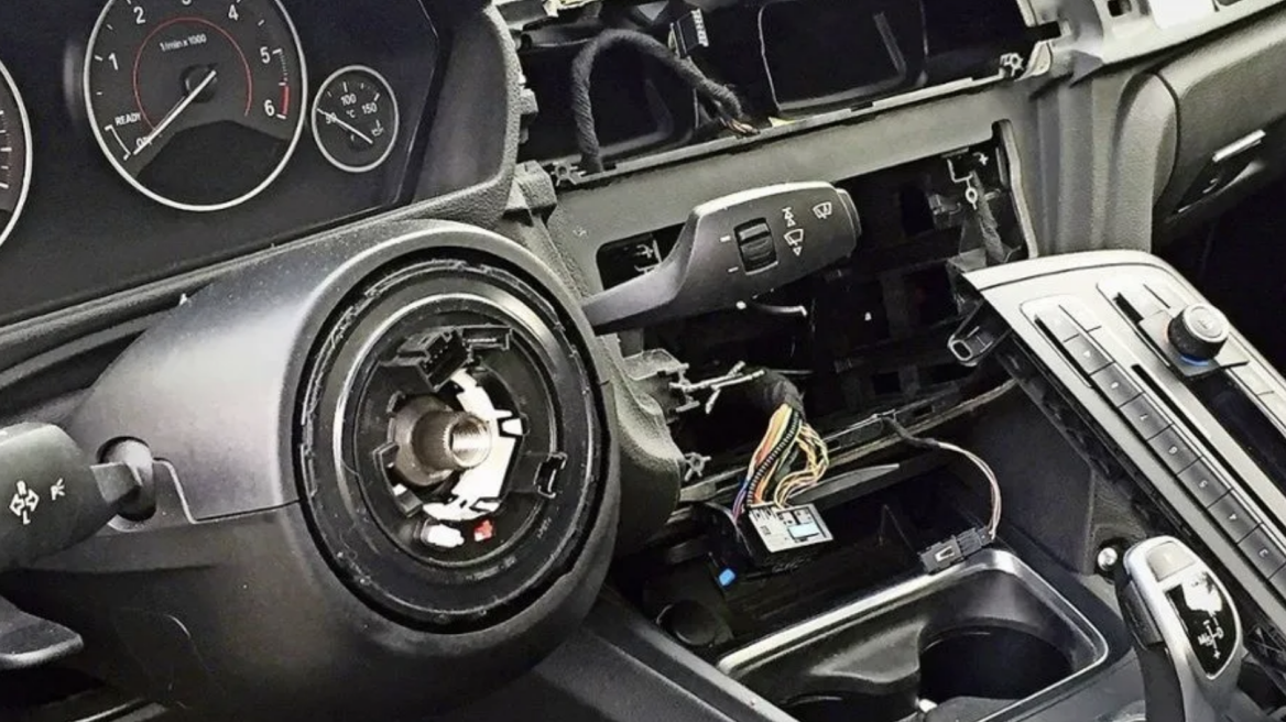 Γιατί αυξήθηκαν ραγδαία οι κλοπές σε τιμόνια και φώτα Xenon