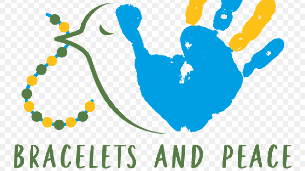 Bracelets and Peace: Το πρότζεκτ που ξεκίνησε από εκπαιδευτικούς και προωθεί την ειρήνη