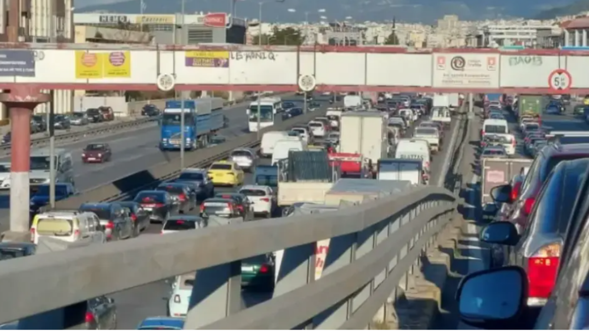 Κίνηση στους δρόμους: Μποτιλιάρισμα στον Κηφισό, δείτε live εικόνα