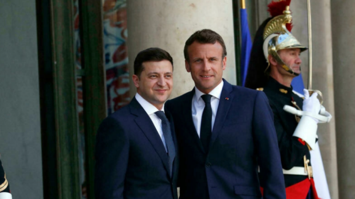 Πόλεμος στην Ουκρανία: Επικοινωνία Μακρόν-Ζελένσκι μετά την ψυχρότητα για τον όρο γενοκτονία