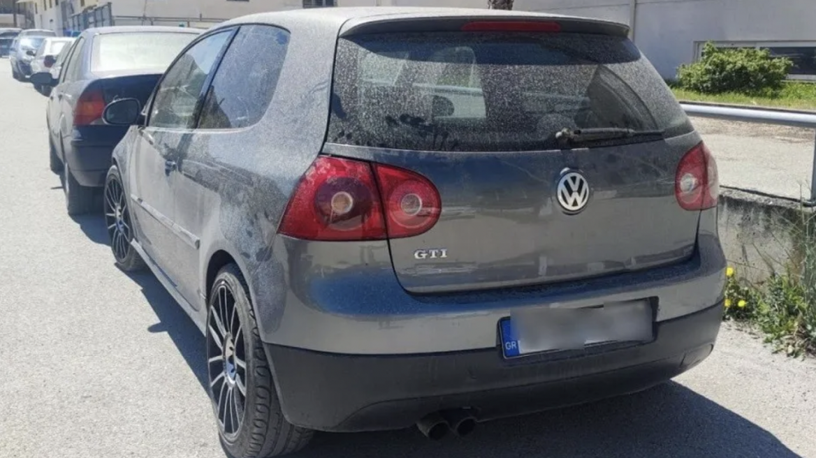 Ελλάδα: Αδειάζουν τραπεζικούς λογαριασμούς αγοράζοντας ΙΧ