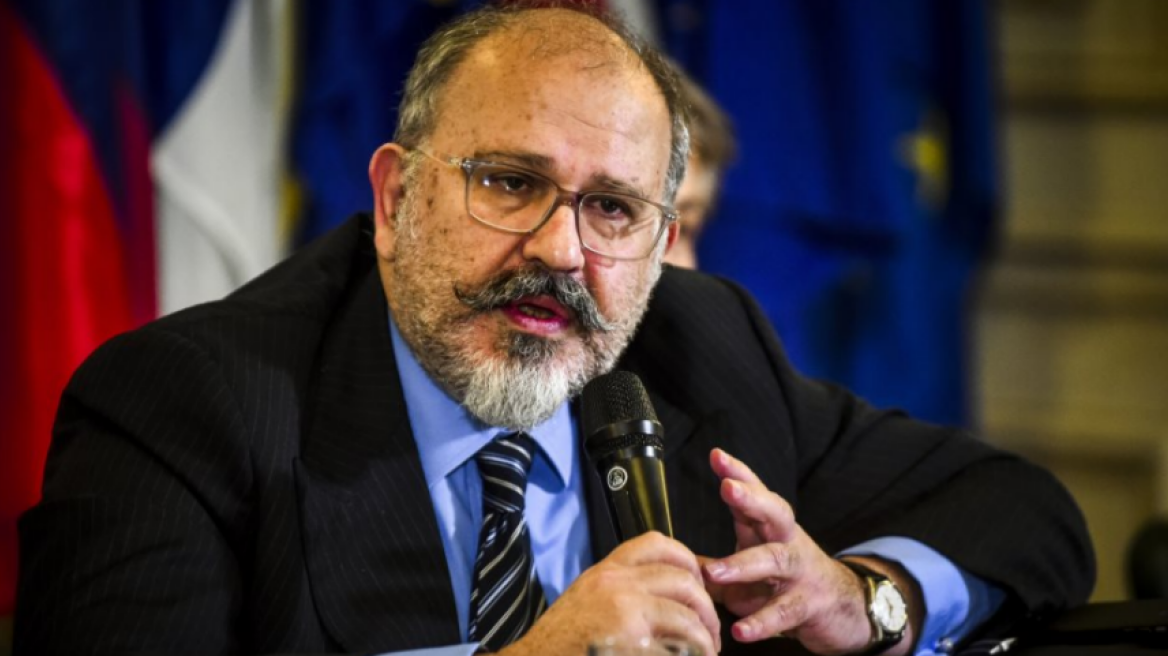 Αναταράξεις στο ραδιόφωνο του ΣΥΡΙΖΑ «Στο Κόκκινο»: Παραιτήθηκε από διευθυντής Ξυδάκης