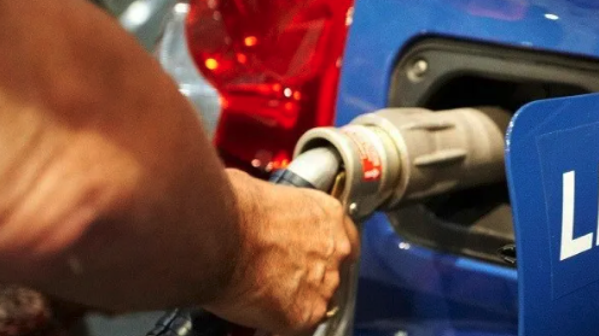 Ιδού το πιο φθηνό καύσιμο που μπορείτε να βάλετε σήμερα! Ομως...