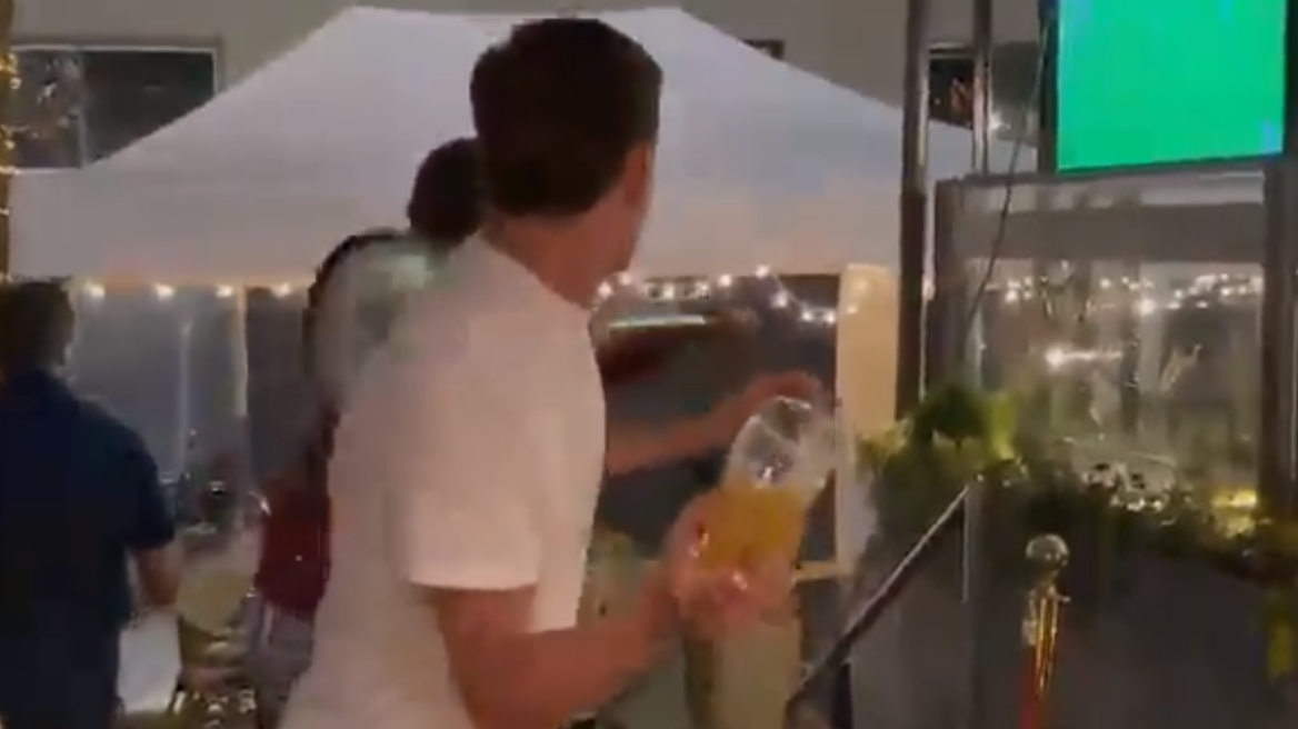 Άιντραχτ  - Γουέστ Χαμ: Αγριο ξύλο οπαδών σε μπυραρία στη Φρανκφούρτη 