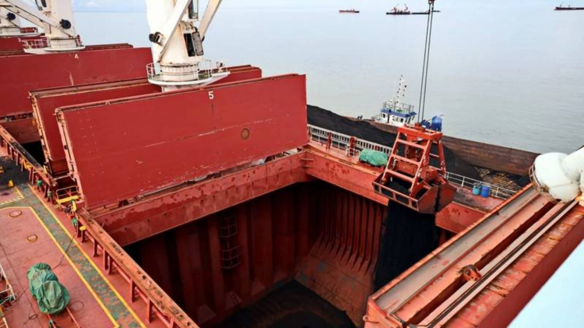 Ισπανία: Παρά τις κυρώσεις της ΕΕ, πλοία με σημαία Μάρτας μετέφεραν ρωσικό άνθρακα και πετρέλαιο!