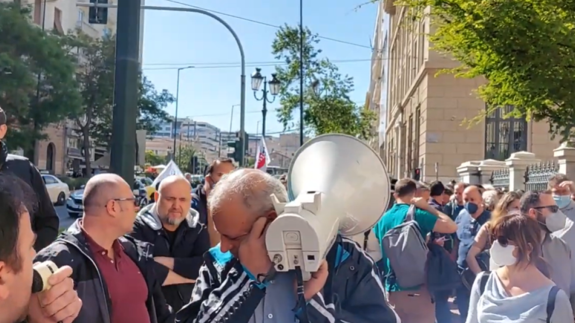 Στάση εργασίας στις 27 Φεβρουαρίου και απεργία στις 28 Φεβρουαρίου αποφάσισε η ΑΔΕΔΥ