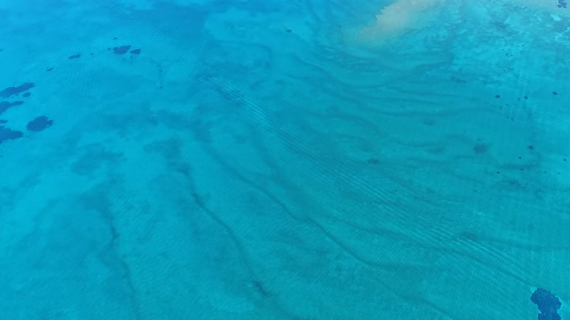 Εντυπωσιακό βίντεο από τα «παγωμένα κύματα» στον Σαρωνικό κόλπο