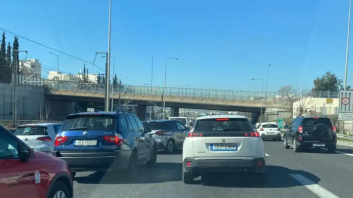 Κίνηση στους δρόμους: Μποτιλιάρισμα στον Κηφισό, πού έχει κίνηση τώρα