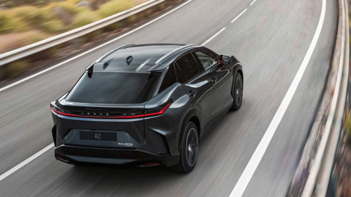 Lexus: Επίθεση με Έλληνα στο τιμόνι!