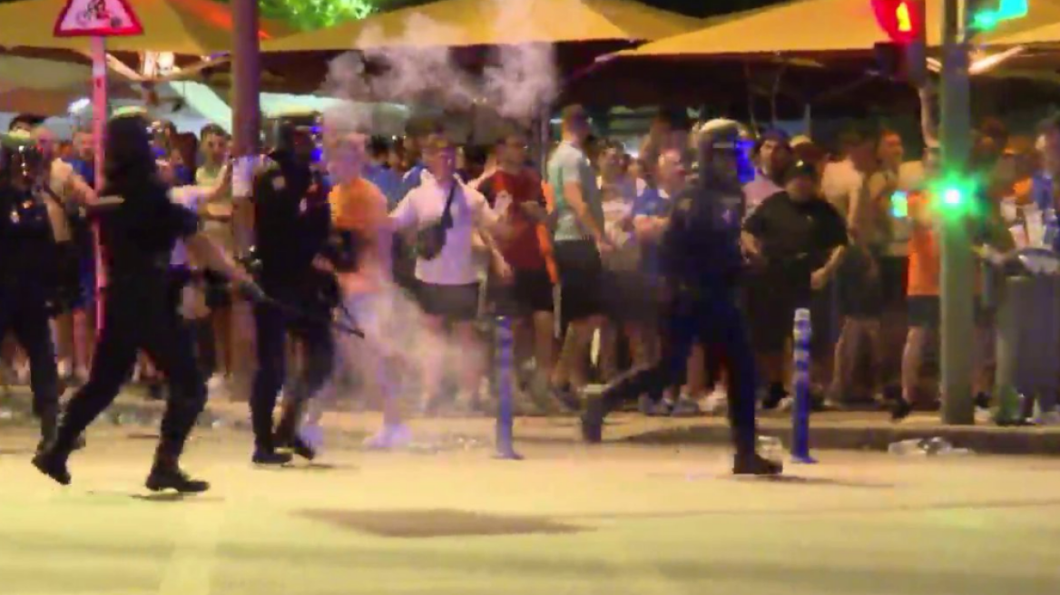  Άιντραχτ Φρανκφούρτης - Ρέιντζερς: Επεισόδια και συλλήψεις οπαδών πριν το τελικό του Europa League 