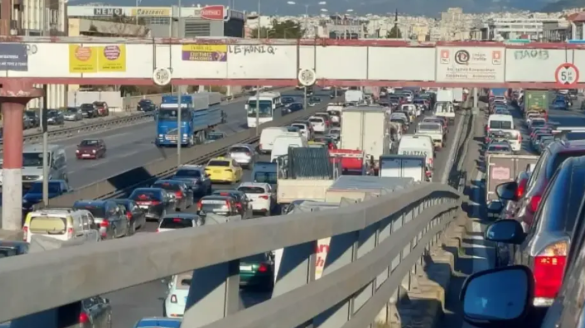 Κίνηση στους δρόμους: Μποτιλιαρισμένος ο Κηφισός αυτή την ώρα, πού έχει κίνηση τώρα