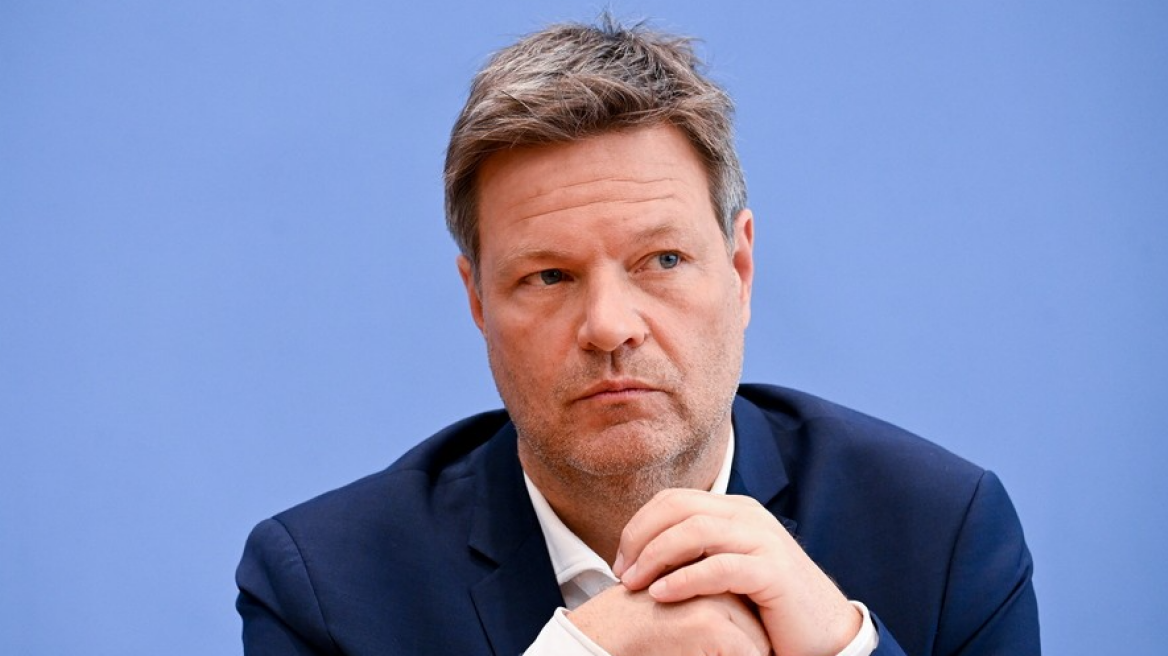 Γερμανία: Ο Ρόμπερτ Χάμπεκ ζητεί την άμεση αποδέσμευση 3,1 δισ. ευρώ για στρατιωτική στήριξη της Ουκρανίας