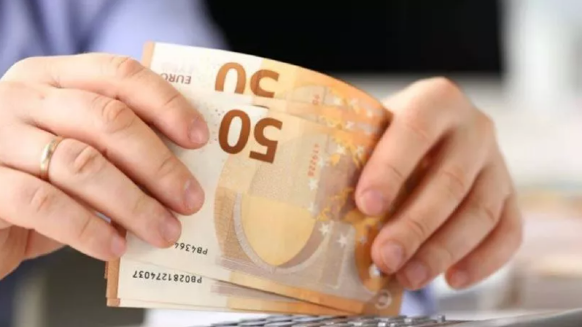 Ανακάμπτει το ευρώ με φόντο τις επικείμενες αυξήσεις επιτοκίων