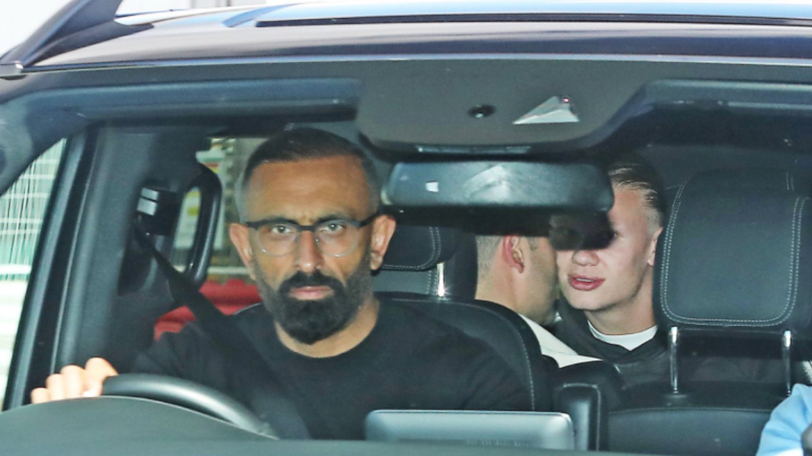 Μάντσεστερ Σίτι: Έφτασε με ιδιωτικό τζετ ο Χάαλαντ 