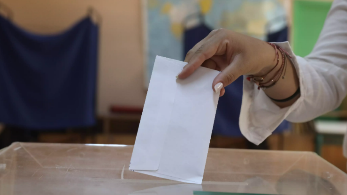 Γκάλοπ Marc: Σε διψήφια επίπεδα το γαλάζιο προβάδισμα μετά την επίσκεψη Μητσοτάκη στις ΗΠΑ