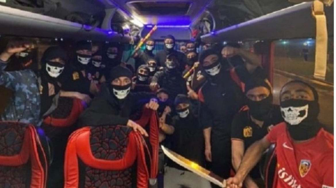 Τουρκία: Οπαδοί  πήγαν  με γιαταγάνια στον τελικό 