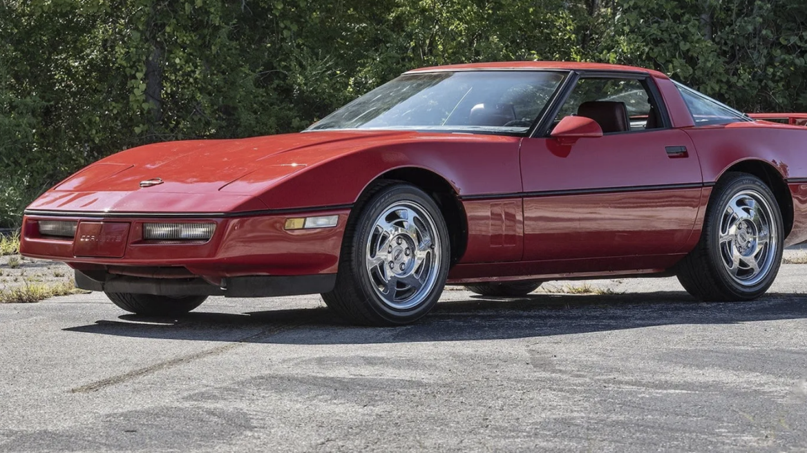 Απίστευτο: Corvette και Porsche με 3.800 ευρώ και Ducati ST2 από 200 ευρώ!